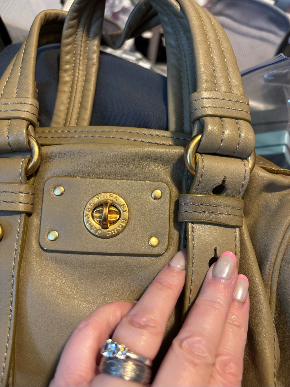 ☀️SALE!☀️ Marc Jacobs Totally Turnlock Lil Shifty Taupe Leather Bag - Picture 13 of 13